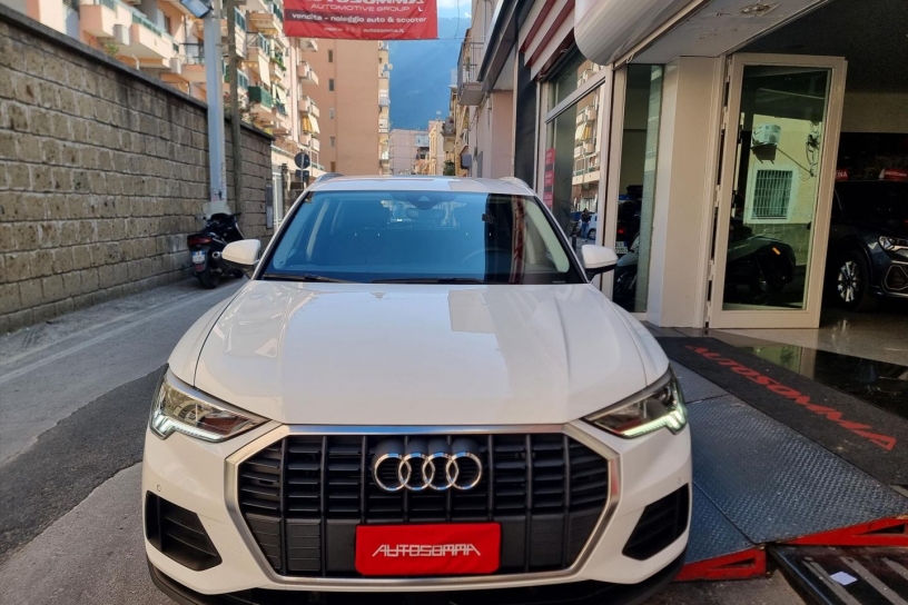 AUDI - Q3